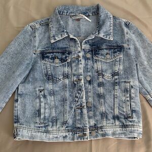 Free People light wash jean jacket in size small